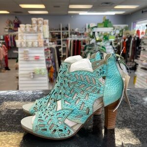Women's Teal Cutout Peep-Toe Block Heel Sandals Size 37